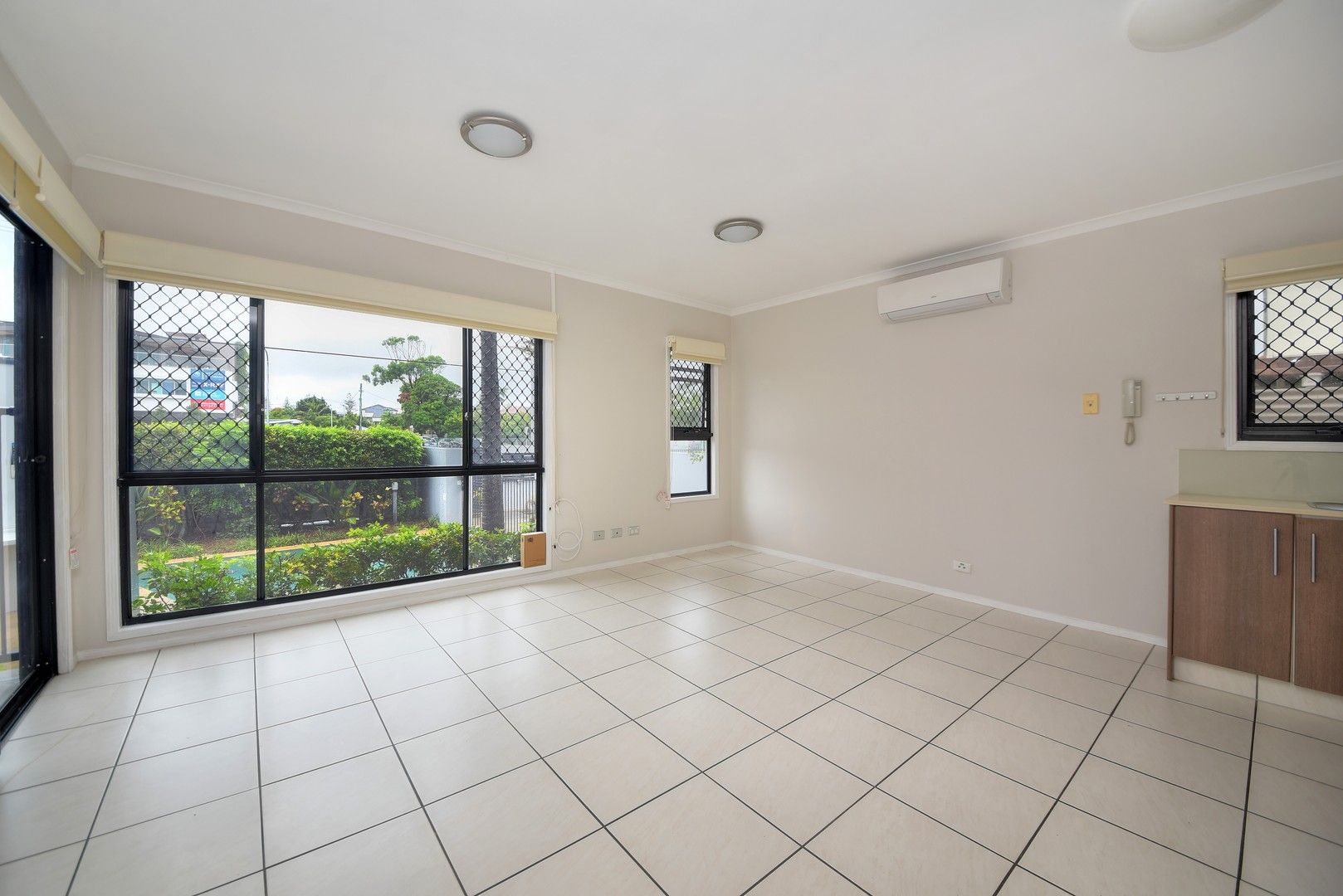 1 bedrooms Apartment / Unit / Flat in 2/2104 Gold Coast Highway MIAMI QLD, 4220