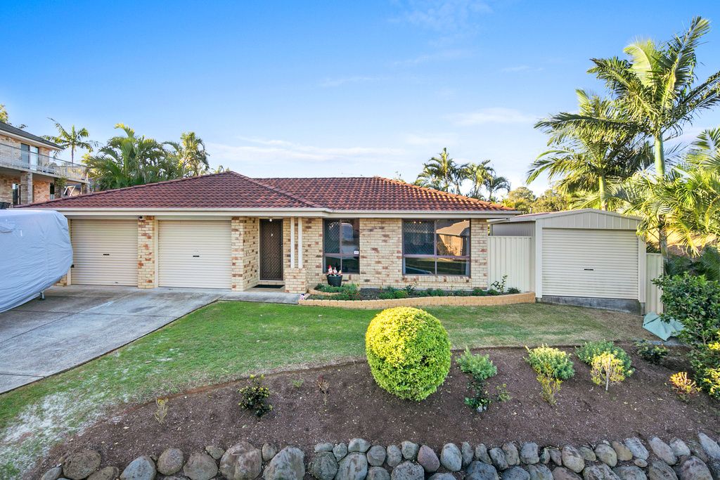 35 Chesterfield Crescent, Wellington Point QLD 4160