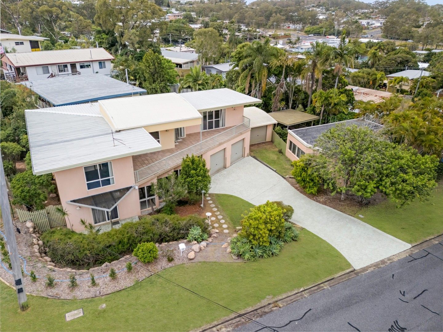 3 bedrooms House in 12 Waterson Drive SUN VALLEY QLD, 4680