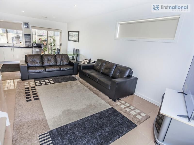 2/24 Milford Court, Meadow Heights VIC 3048, Image 2