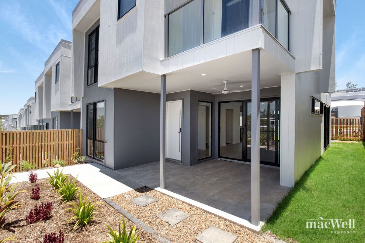 4 bedrooms House in 466 Grande Avenue SPRING MOUNTAIN QLD, 4300
