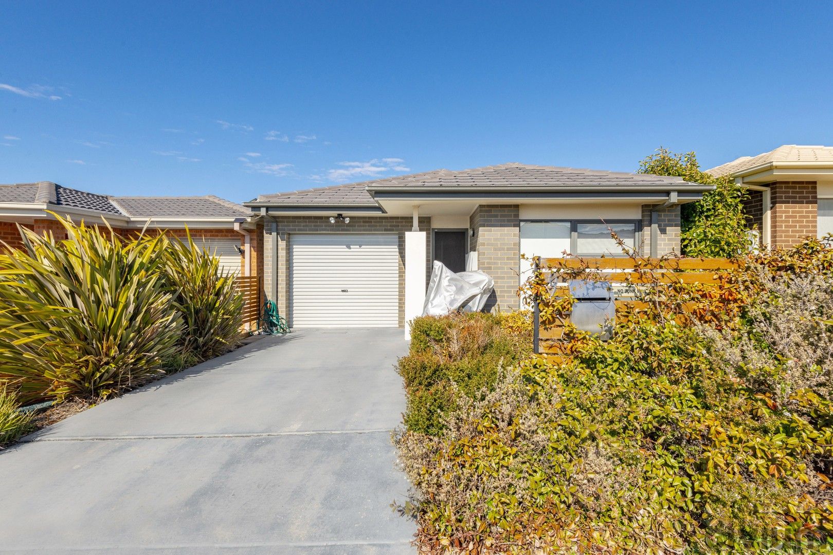 3 bedrooms House in 9 Tarling street CASEY ACT, 2913