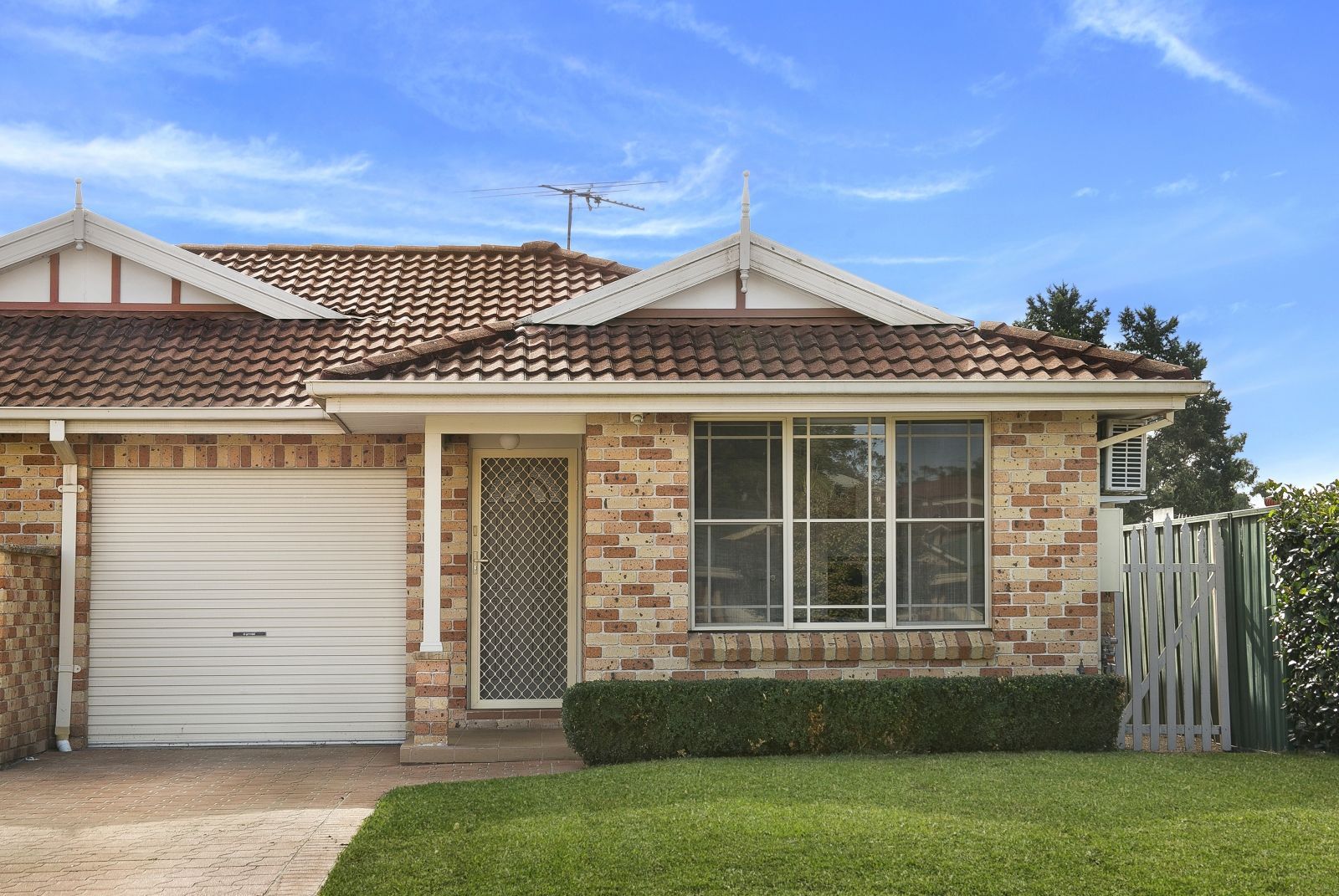 2/64 Ironside Avenue, St Helens Park NSW 2560, Image 0