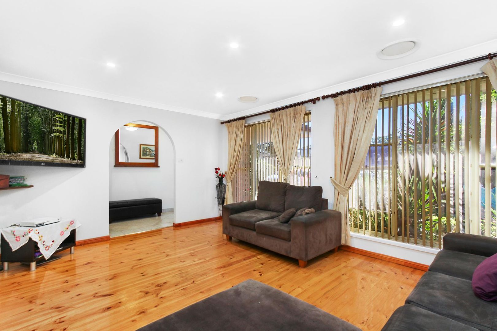 4 Eagle Place, St Johns Park NSW 2176, Image 2