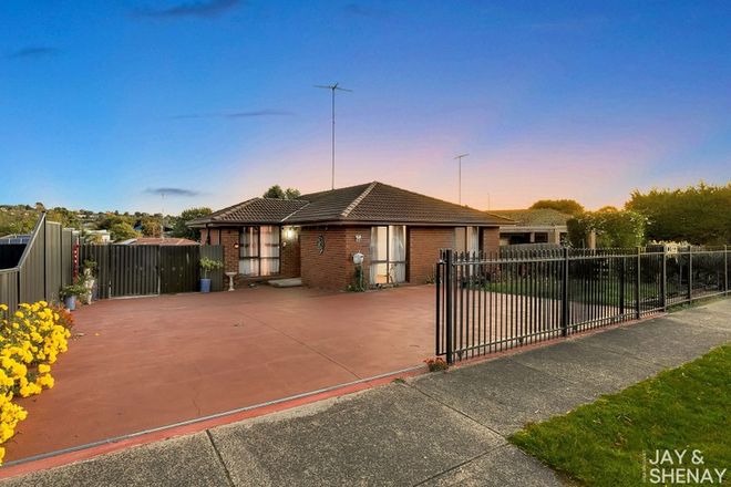 Picture of 33 Peebles Street, ENDEAVOUR HILLS VIC 3802