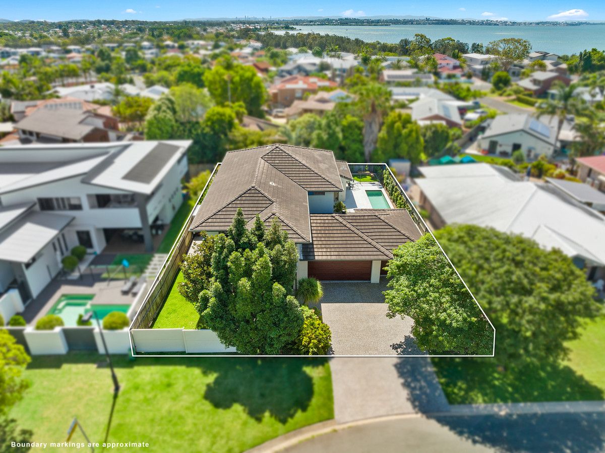 5 bedrooms House in 80 Beachcrest Road WELLINGTON POINT QLD, 4160