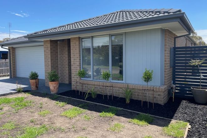 Picture of 5 White Court, EAGLE POINT VIC 3878