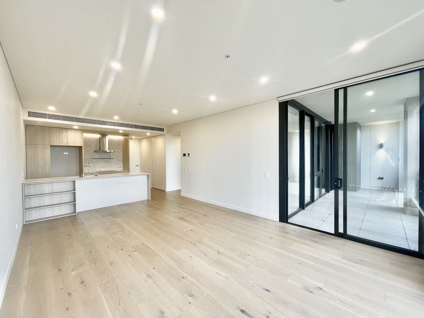 2 bedrooms Apartment / Unit / Flat in 2006/1 Mahogany Avenue MACQUARIE PARK NSW, 2113