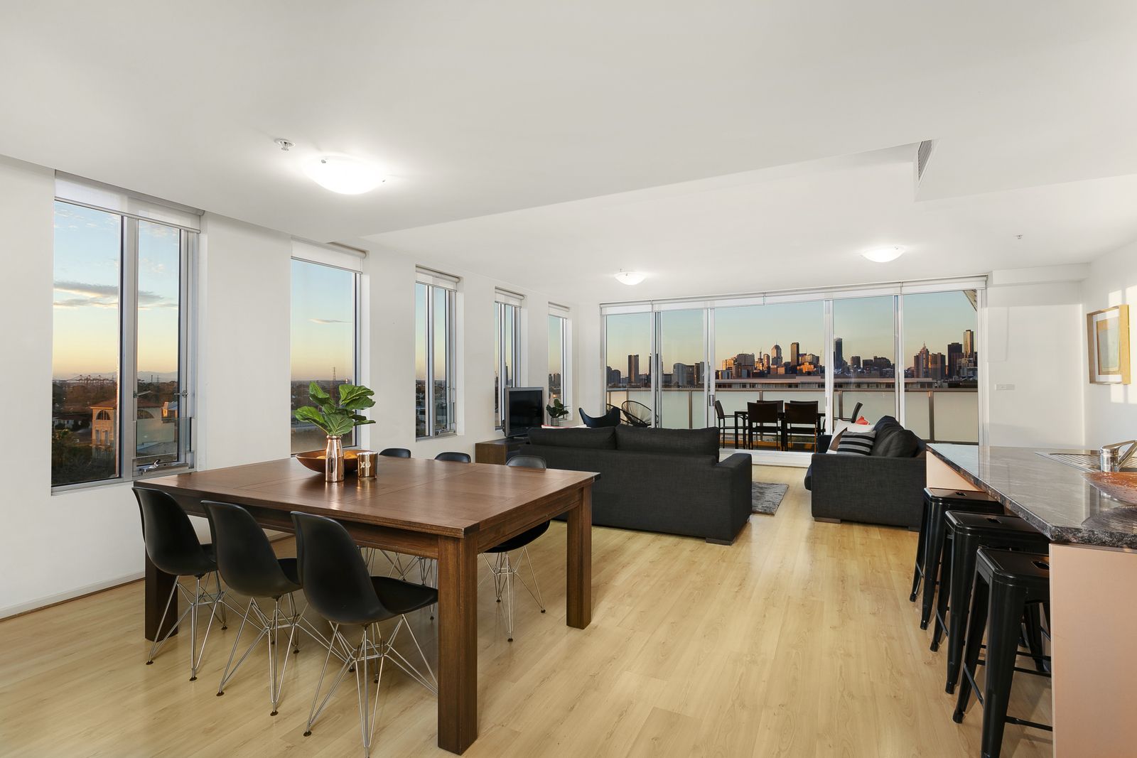 706/65 Beach Street, Port Melbourne VIC 3207, Image 1