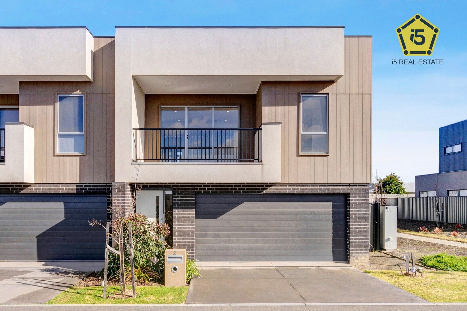 3 bedrooms Townhouse in 2 Merlin Street CRAIGIEBURN VIC, 3064