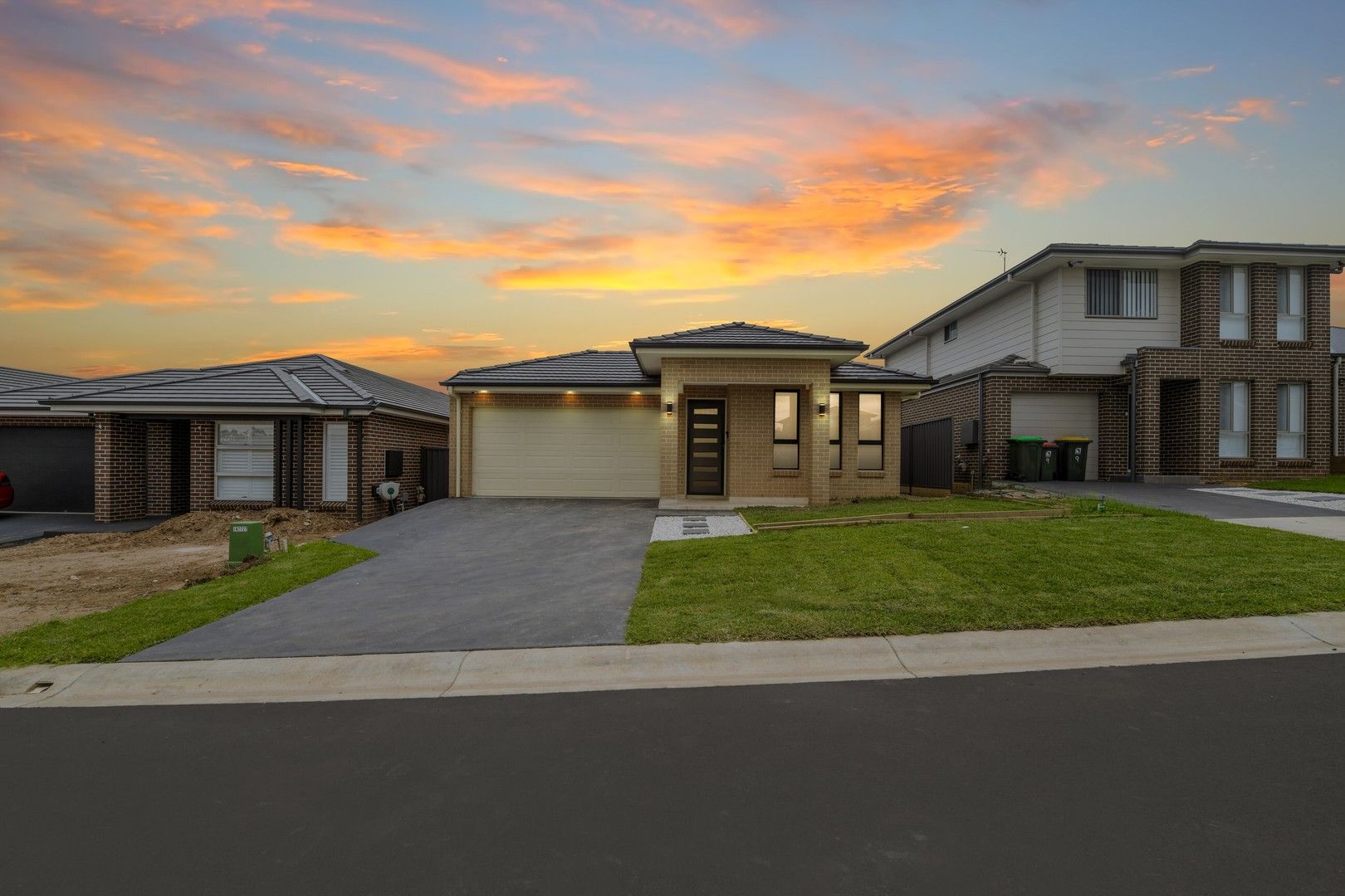 4 bedrooms House in 7 Jennings Crescent SPRING FARM NSW, 2570