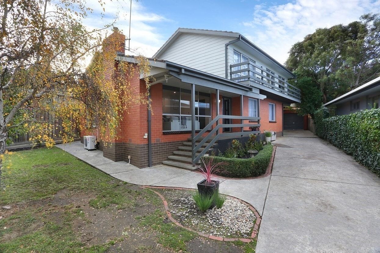 5 bedrooms House in 276 Mt Pleasant Road HIGHTON VIC, 3216