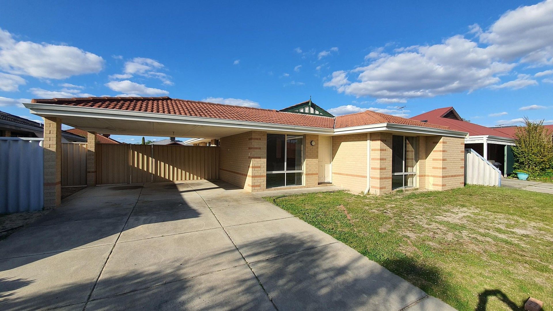 4 bedrooms House in 10 Cayman Place KENWICK WA, 6107