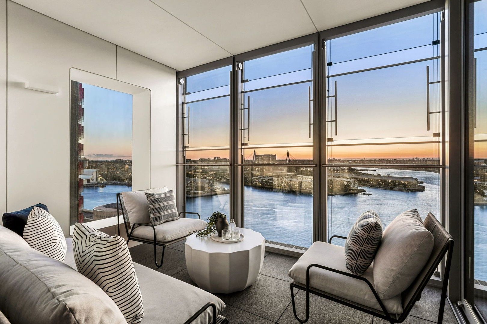 1 bedrooms Apartment / Unit / Flat in 2 Waterman Quay BARANGAROO NSW, 2000