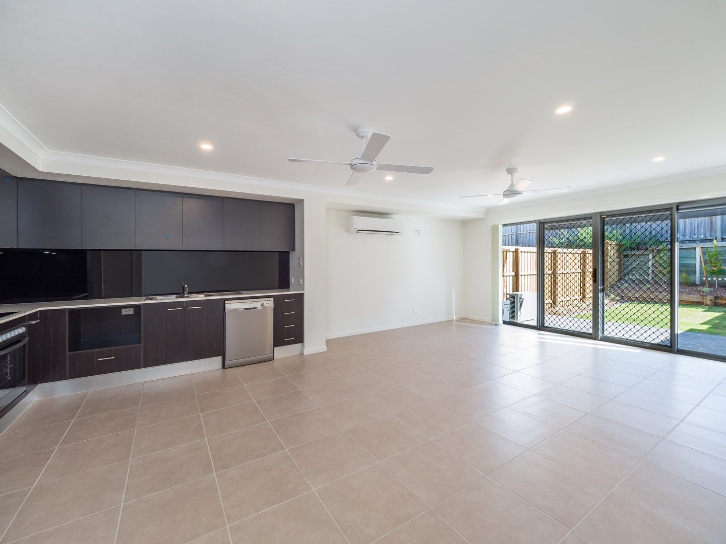 3 bedrooms Townhouse in 20/9 Springfield College Drive SPRINGFIELD QLD, 4300