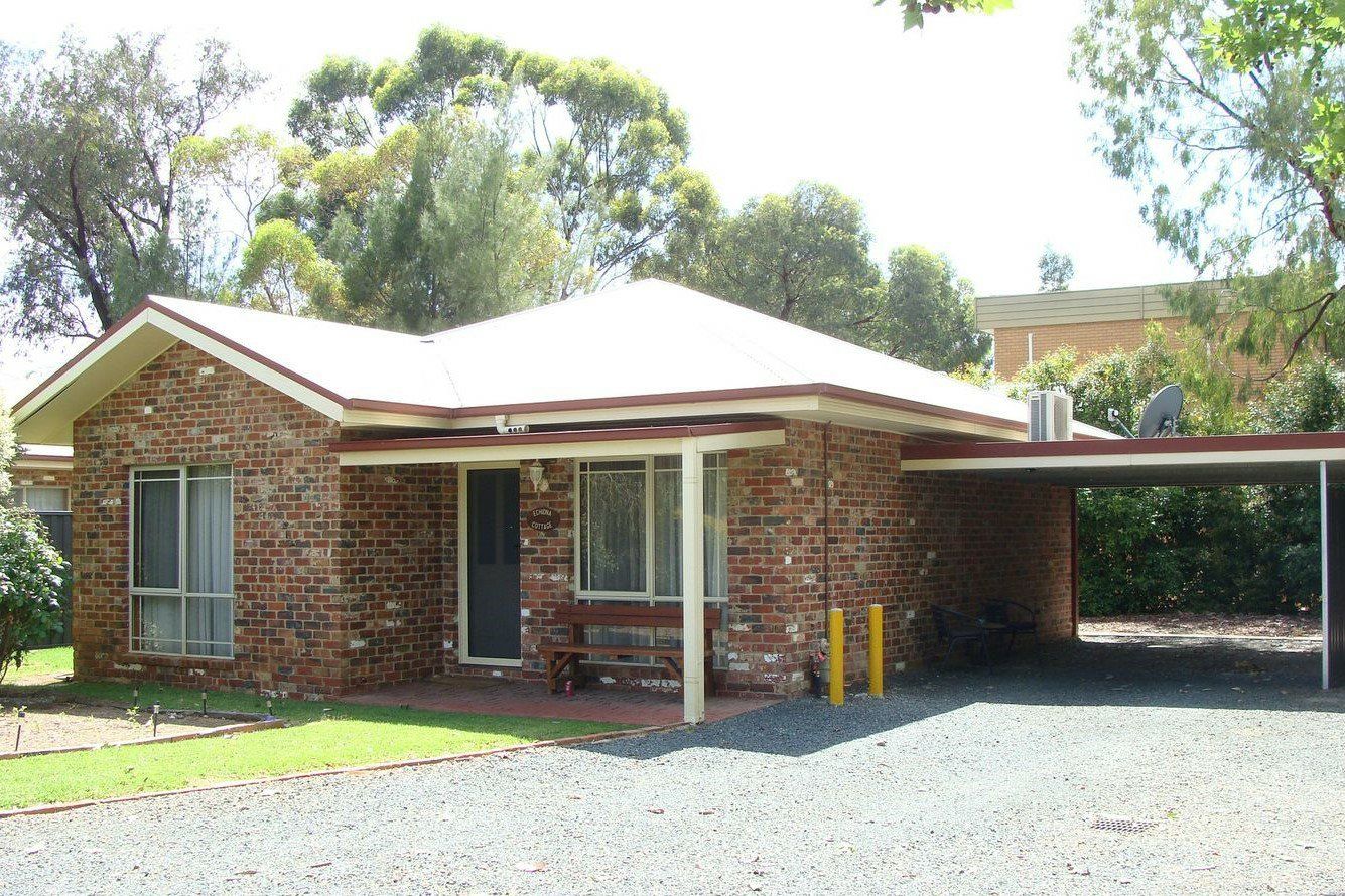 4 55 Perricoota Road Moama Nsw 2731 Apartment For Rent 350 00 Domain