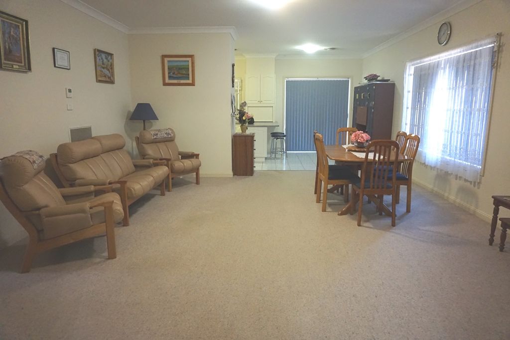 88 Gladstone Street, West Wyalong NSW 2671, Image 2