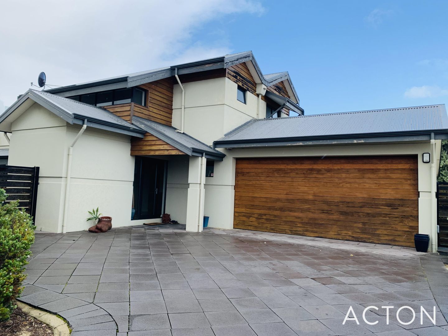 4 bedrooms House in 4/65 Beach Road SOUTH BUNBURY WA, 6230