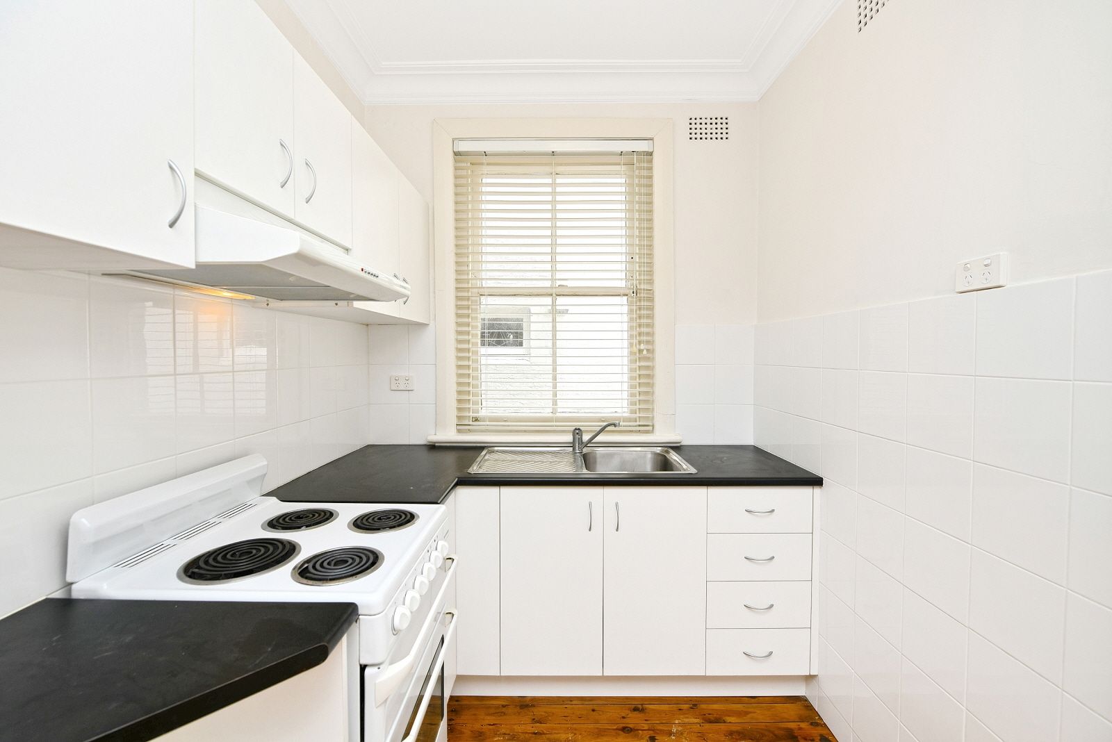 1 bedrooms Apartment / Unit / Flat in 2/25 John Street PETERSHAM NSW, 2049