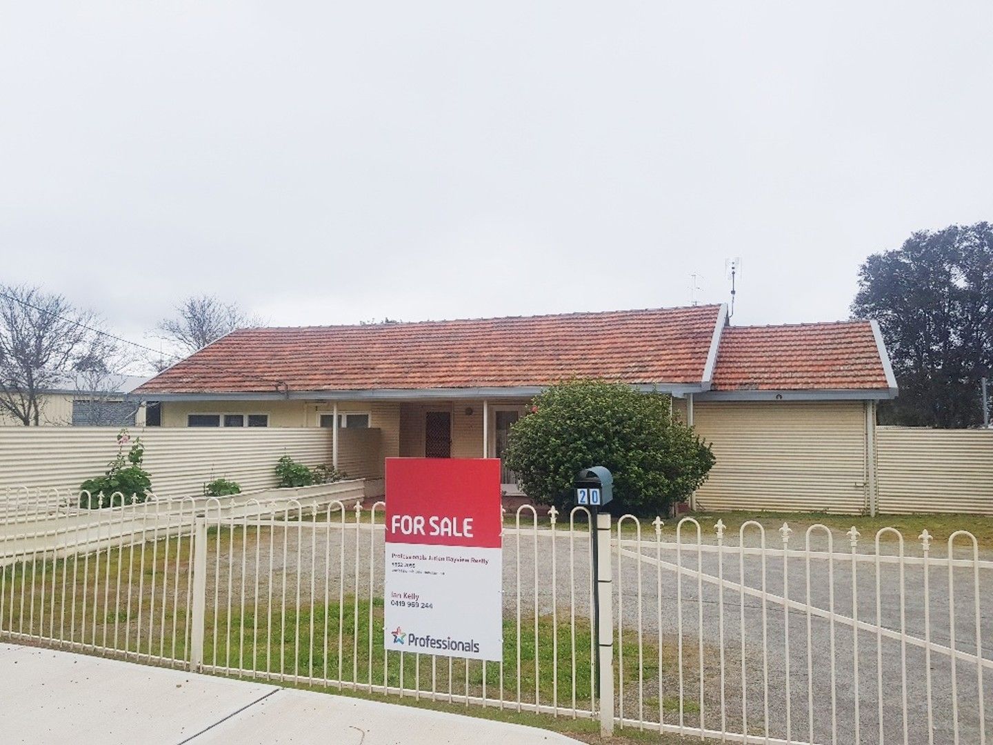 4 bedrooms House in 20 LEFROY Street MOORA WA, 6510