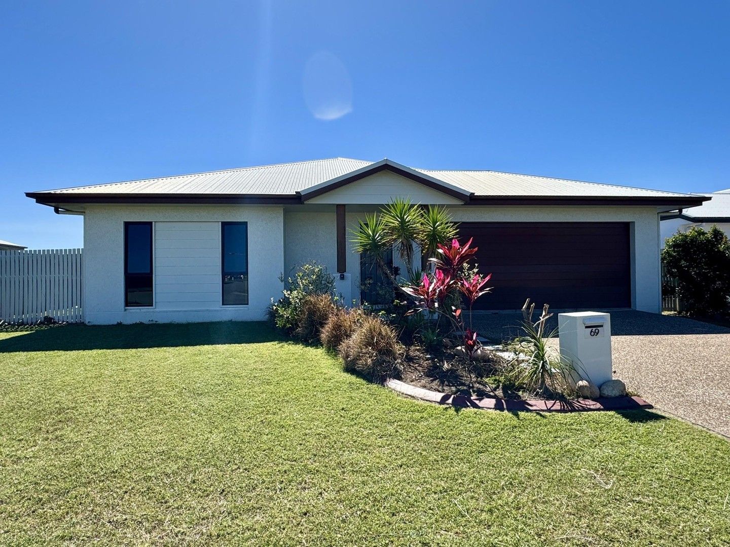 4 bedrooms House in 69 Kinnardy Street BURDELL QLD, 4818