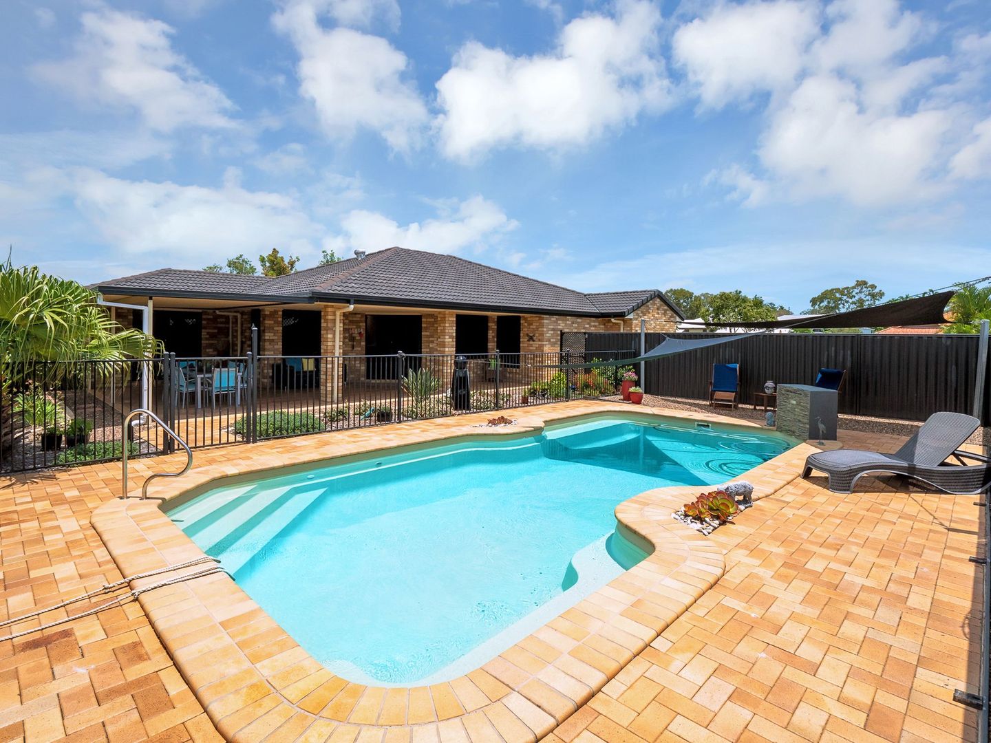 2 Seahorse Circuit, Dundowran Beach QLD 4655, Image 2