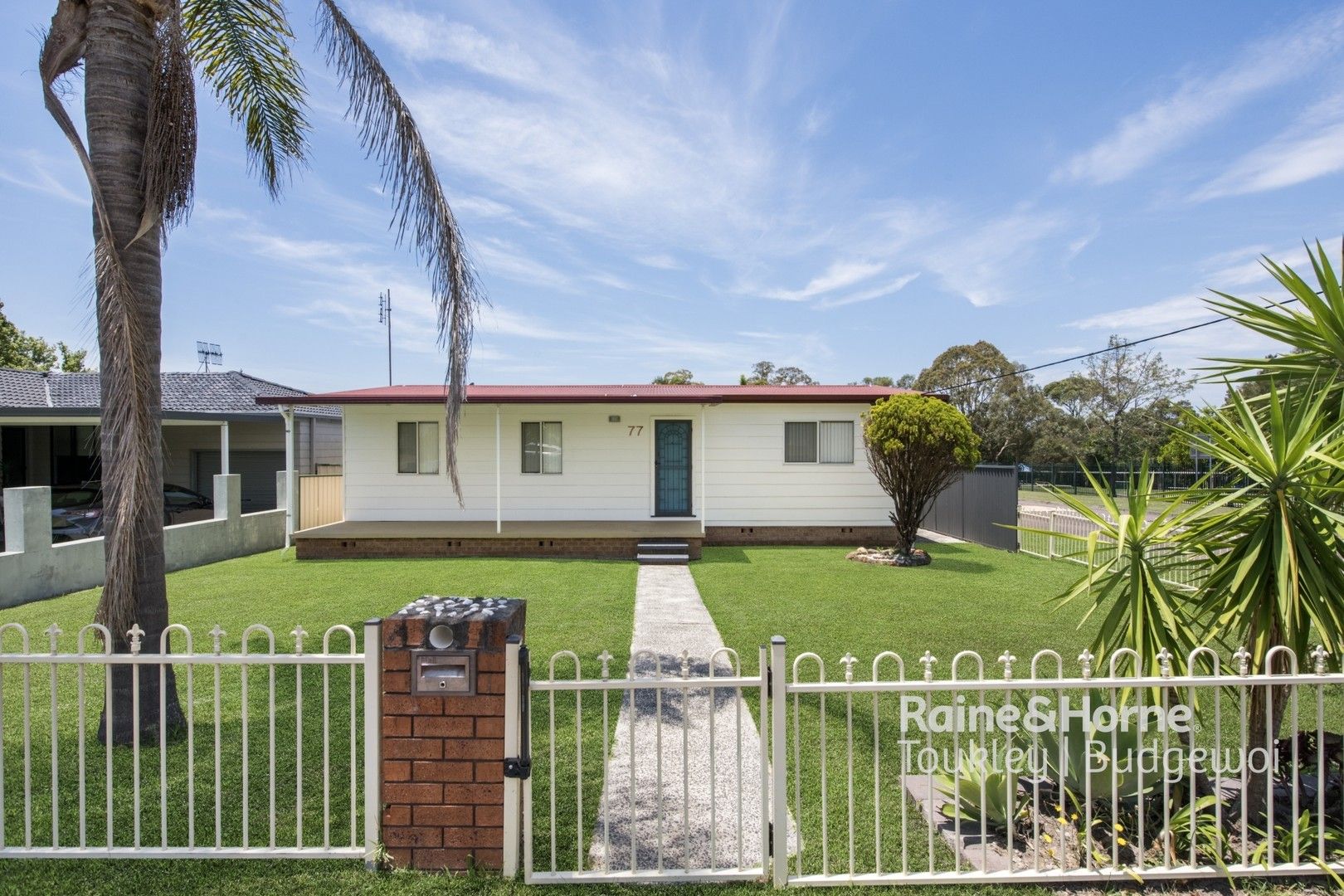 4 bedrooms House in 77 Woolana Avenue HALEKULANI NSW, 2262