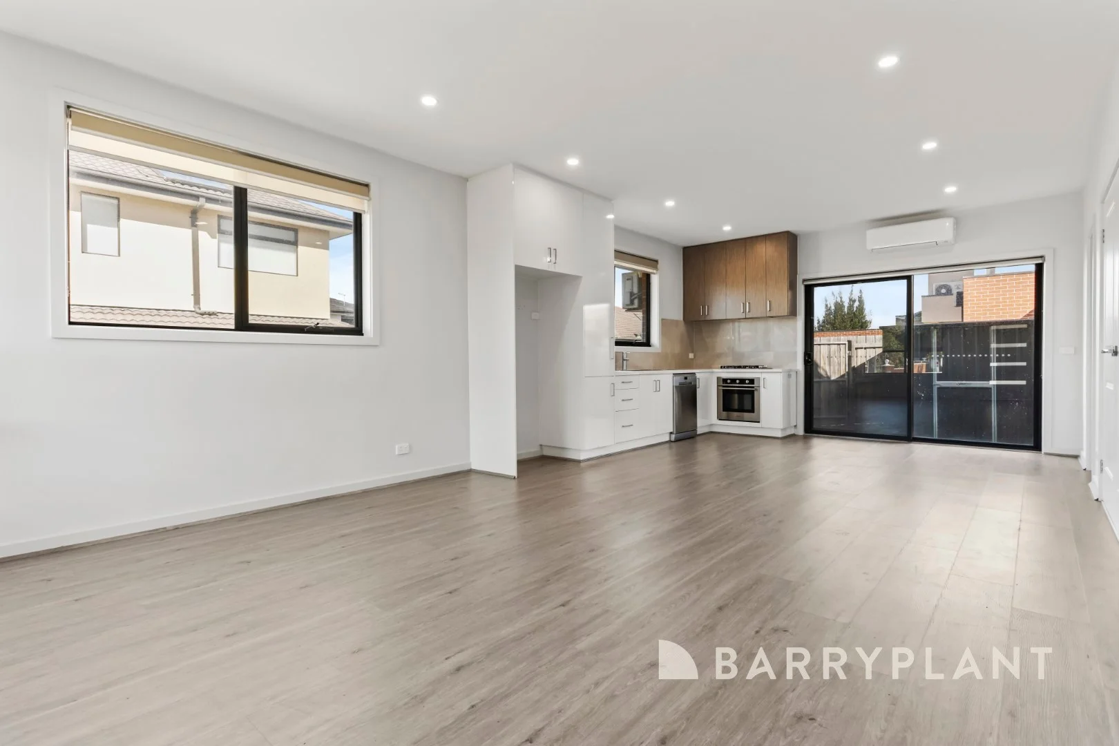 Additional image 3 of 2/16 Peace St, Springvale VIC 3171