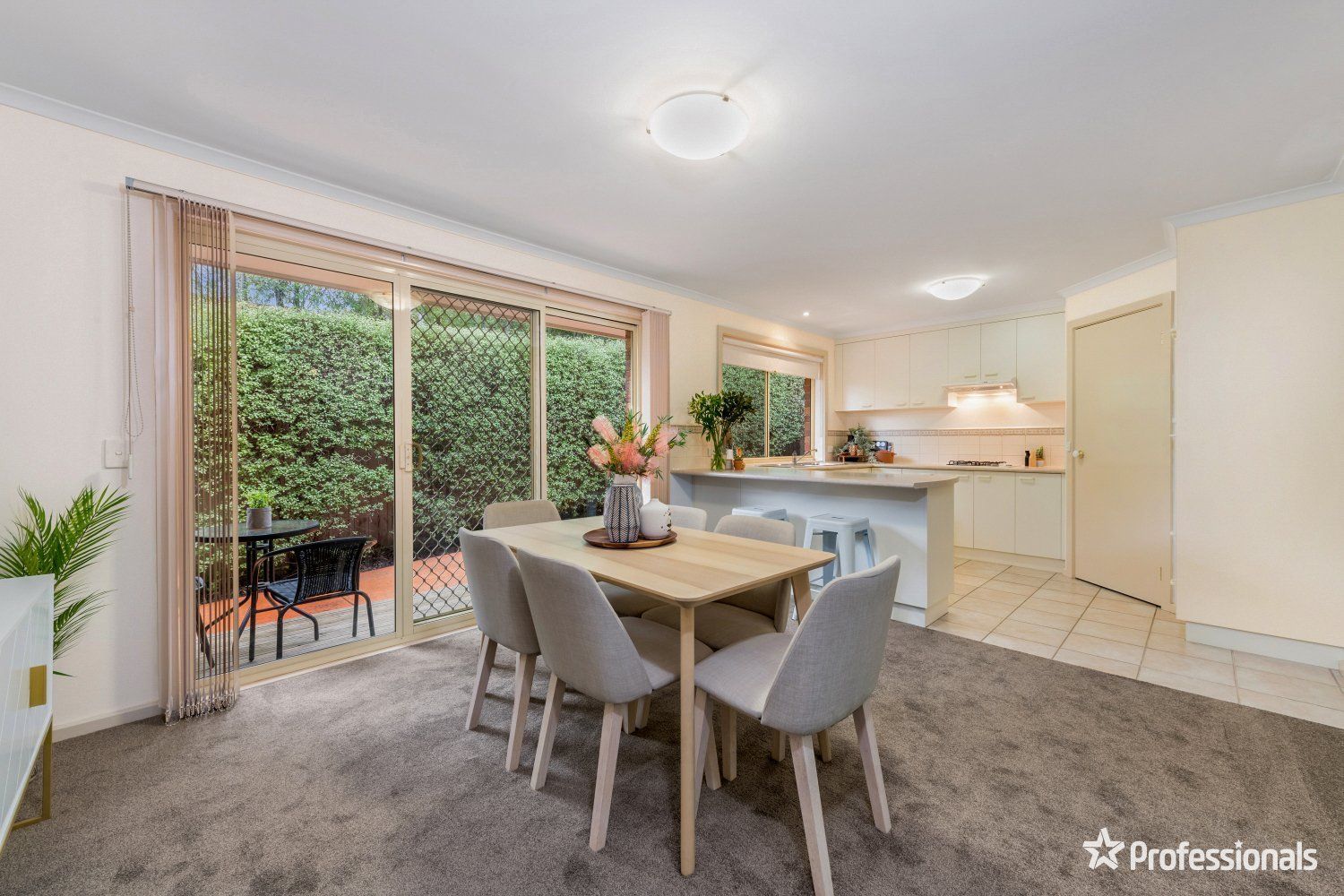 2/4 Tate Avenue, Wantirna South VIC 3152, Image 2