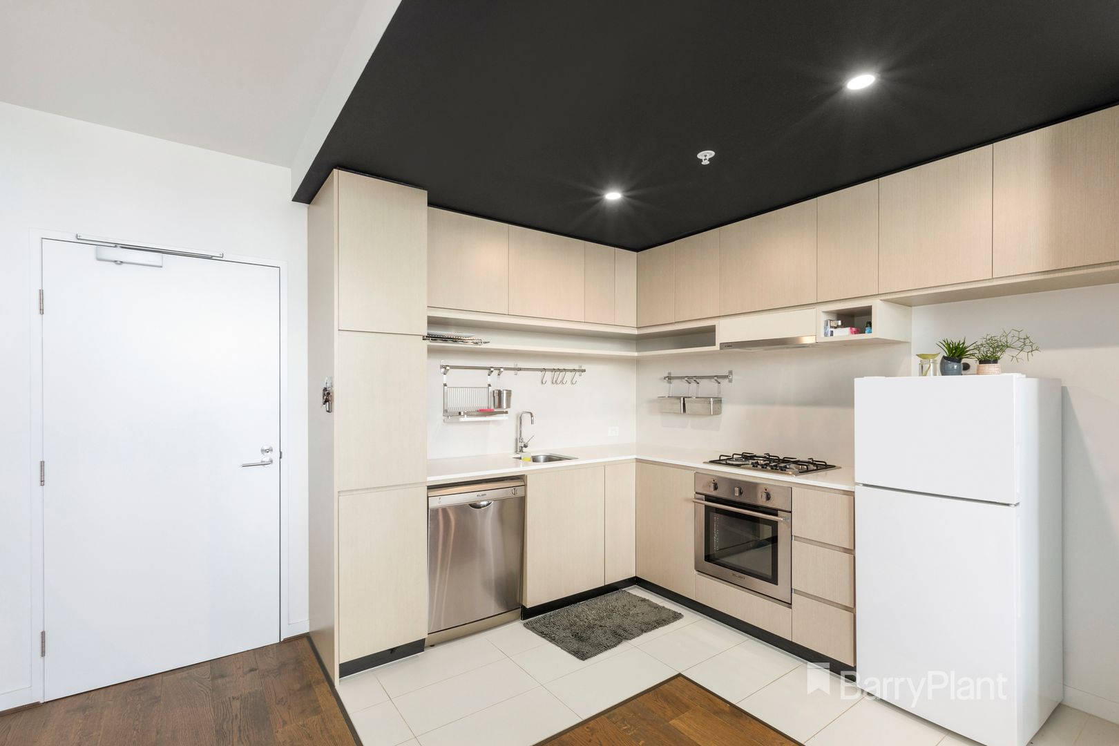 301/6 Clarkson Court, Clayton VIC 3168, Image 2