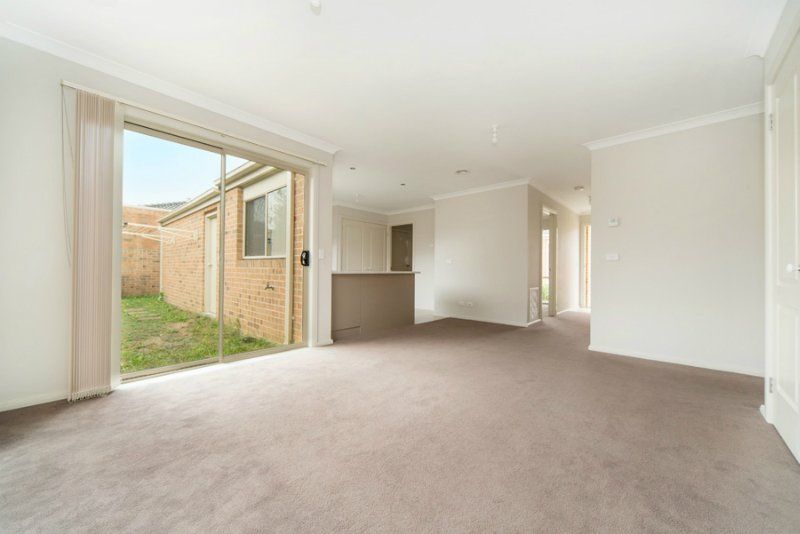 2/8 Murray Court, Cranbourne VIC 3977, Image 2