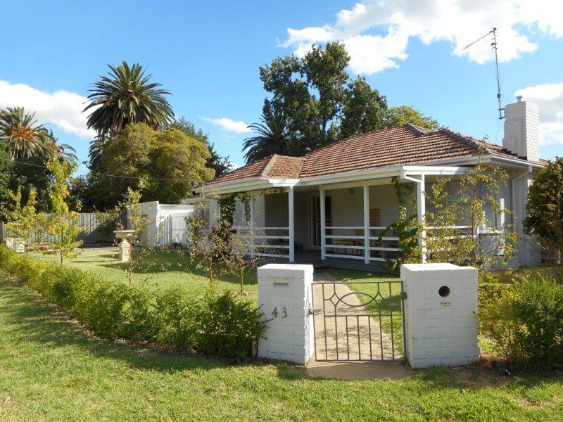 2 bedrooms House in 43 Francis Street ECHUCA VIC, 3564