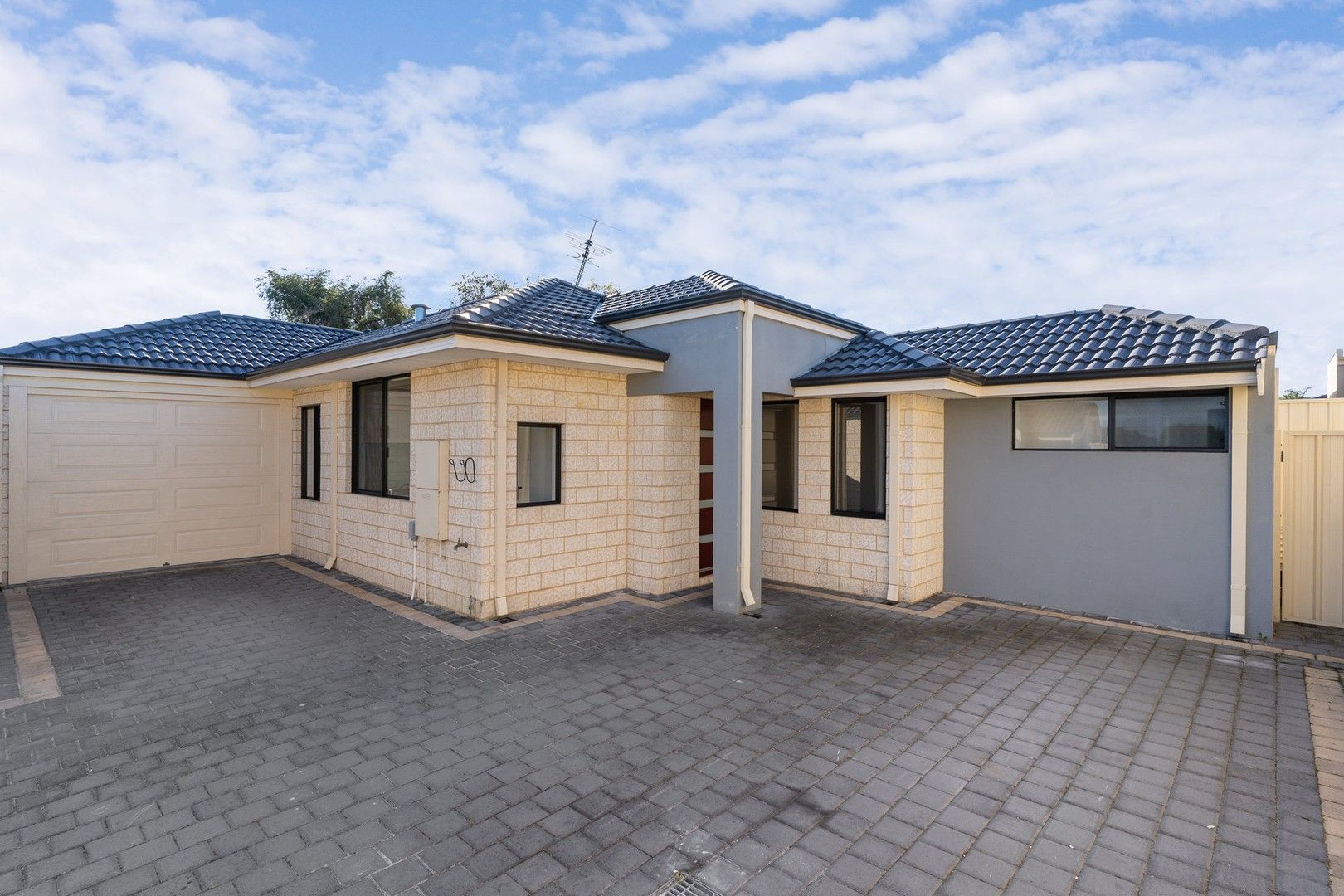 3 bedrooms Villa in 15C Albourne Way BALGA WA, 6061