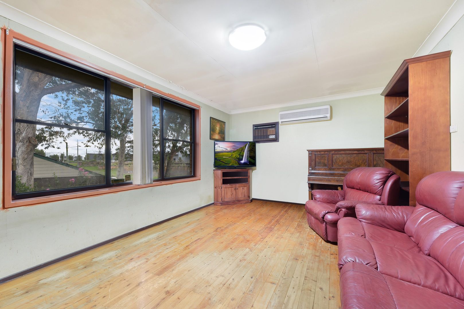 320 Railway Parade, Macquarie Fields NSW 2564, Image 2