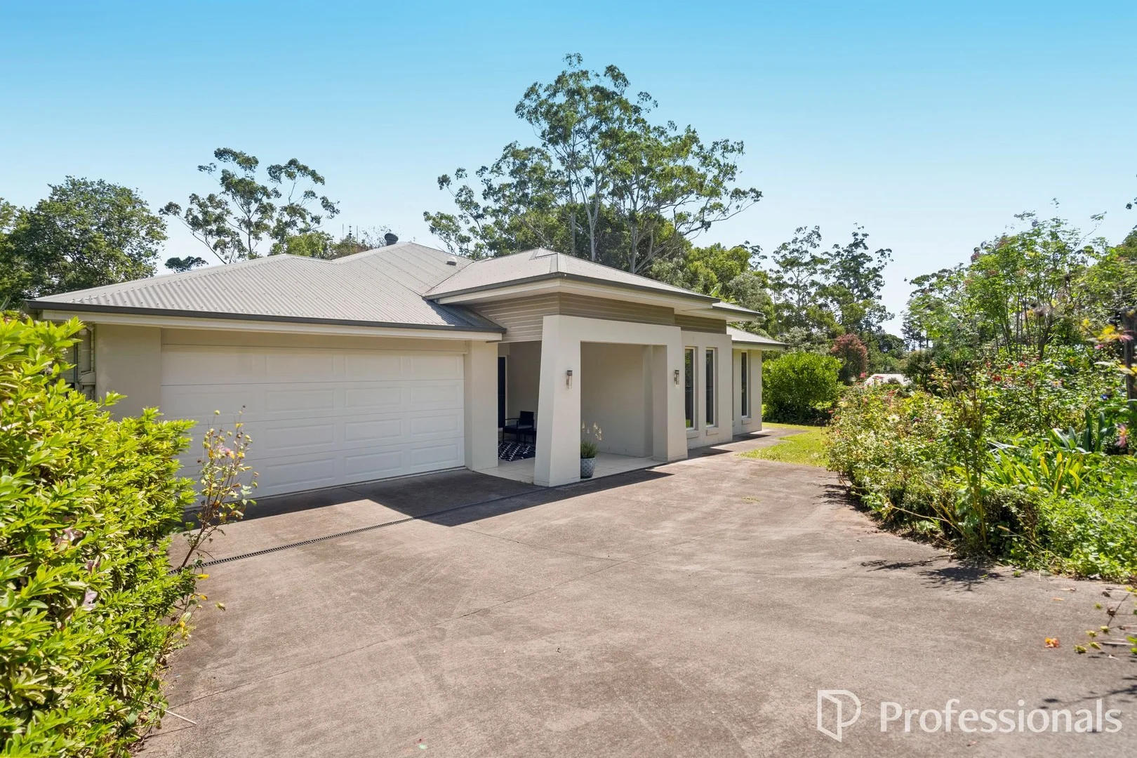 2 School Rd, Tamborine Mountain QLD 4272