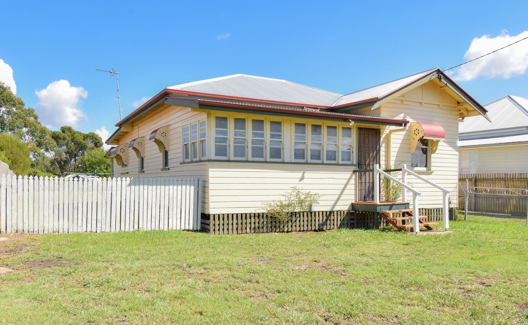3 bedrooms House in 8 Murilla Street CLIFTON QLD, 4361