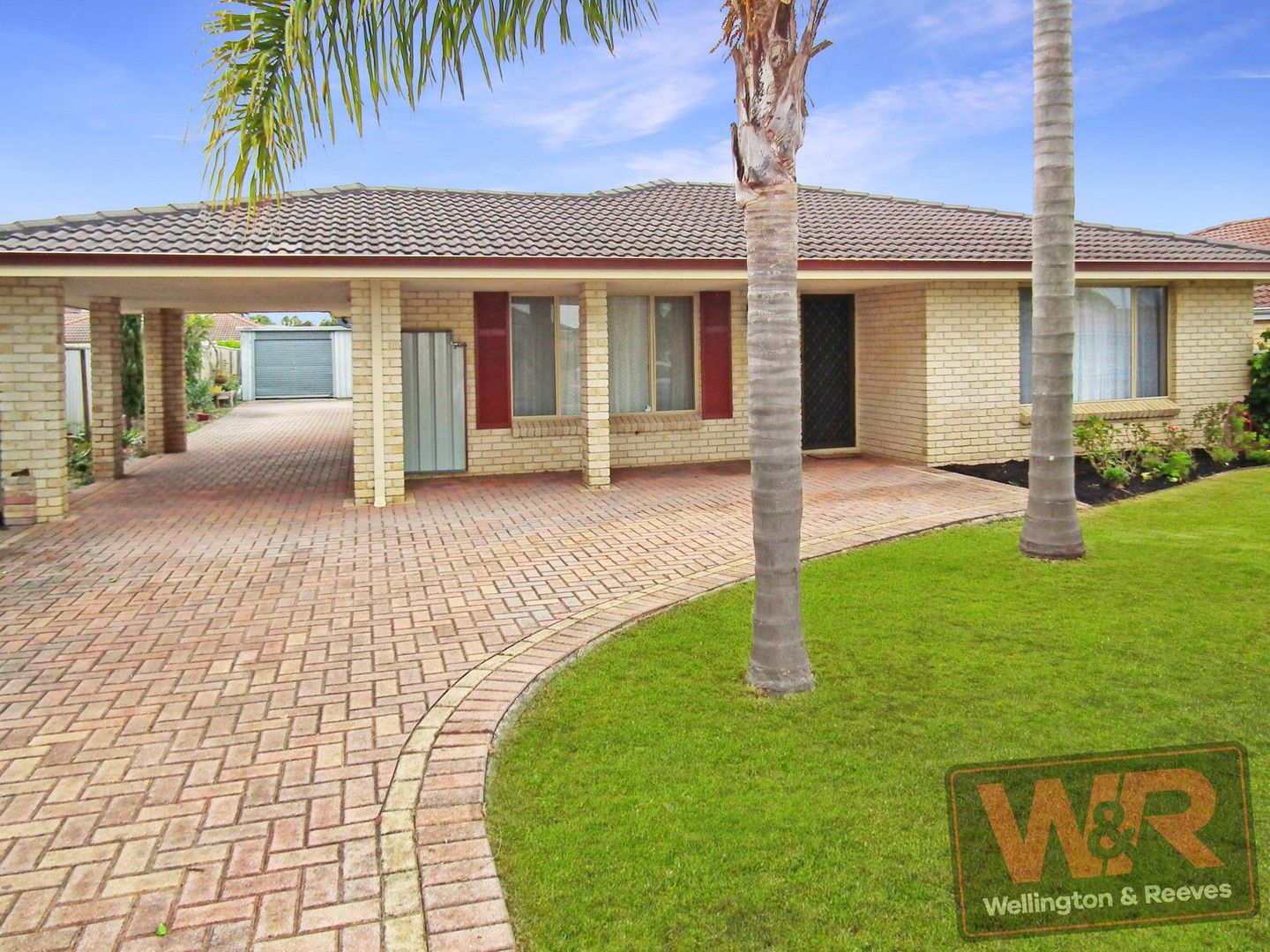 4 bedrooms House in 14 Granada Crescent ORANA WA, 6330