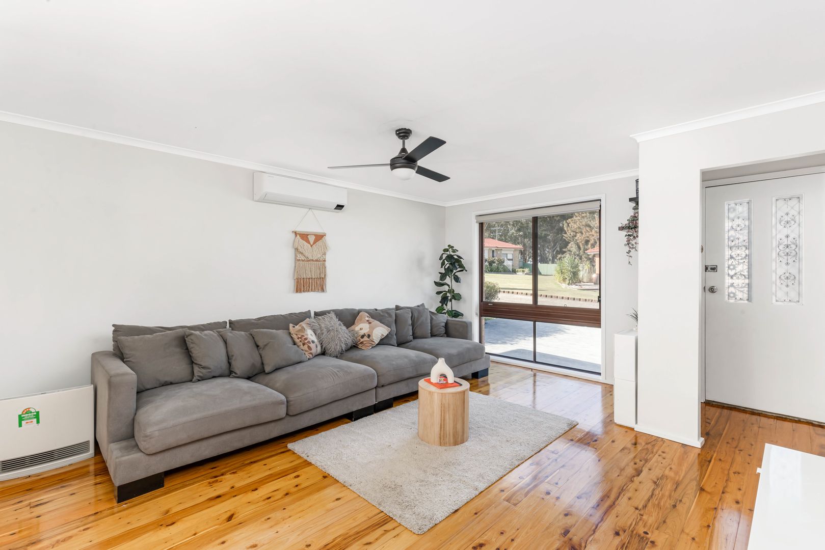 2/3 Amiens Close, Bossley Park NSW 2176, Image 1