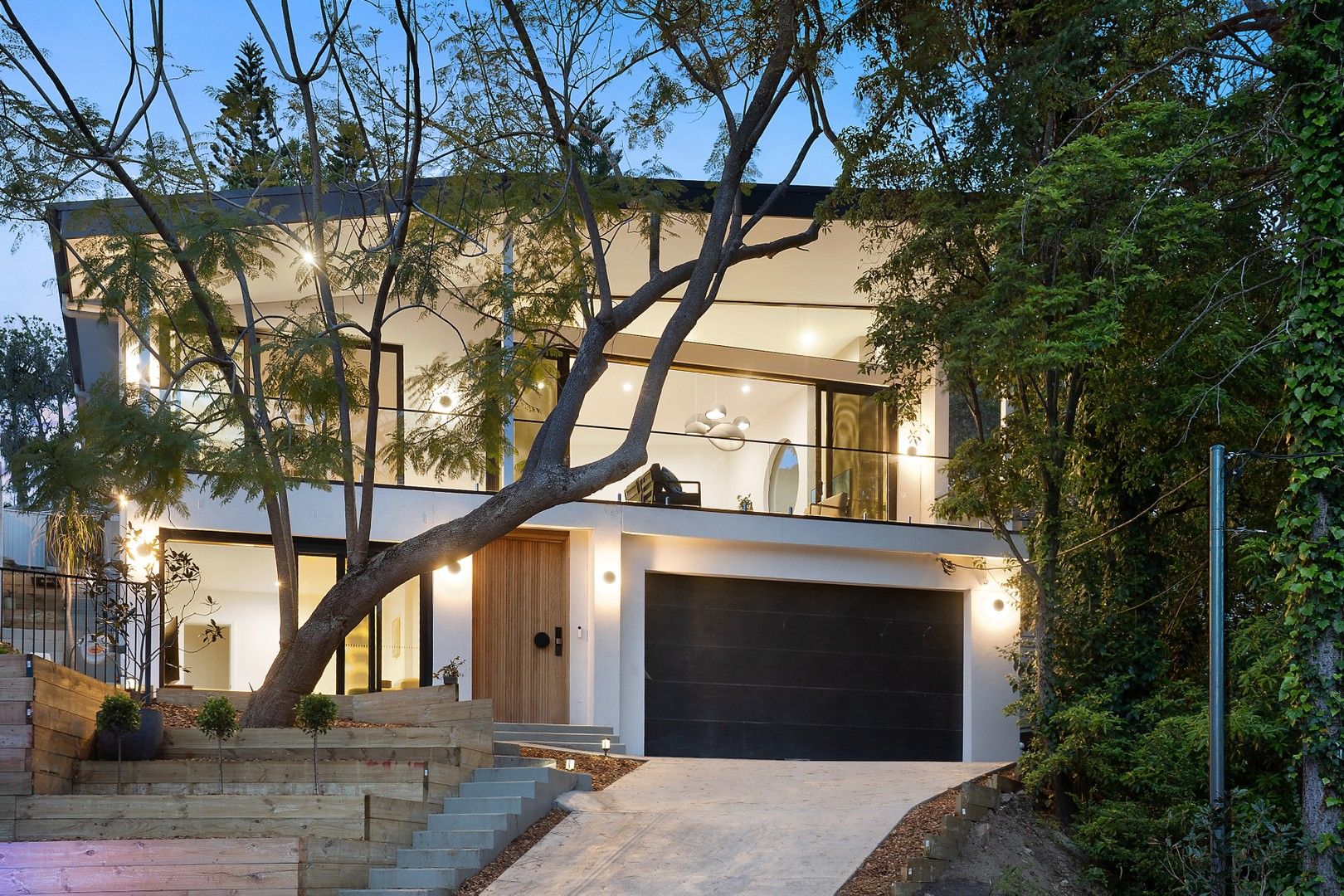 5 bedrooms House in 5 Raphael Drive HORNSBY HEIGHTS NSW, 2077