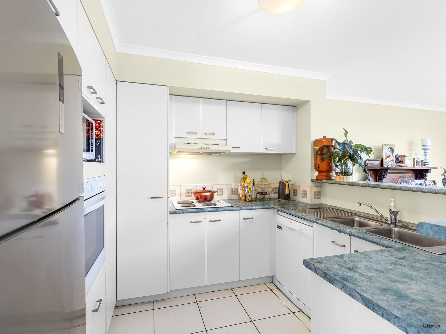 21/18 Tallebudgera Creek Road, Burleigh Heads QLD 4220, Image 2