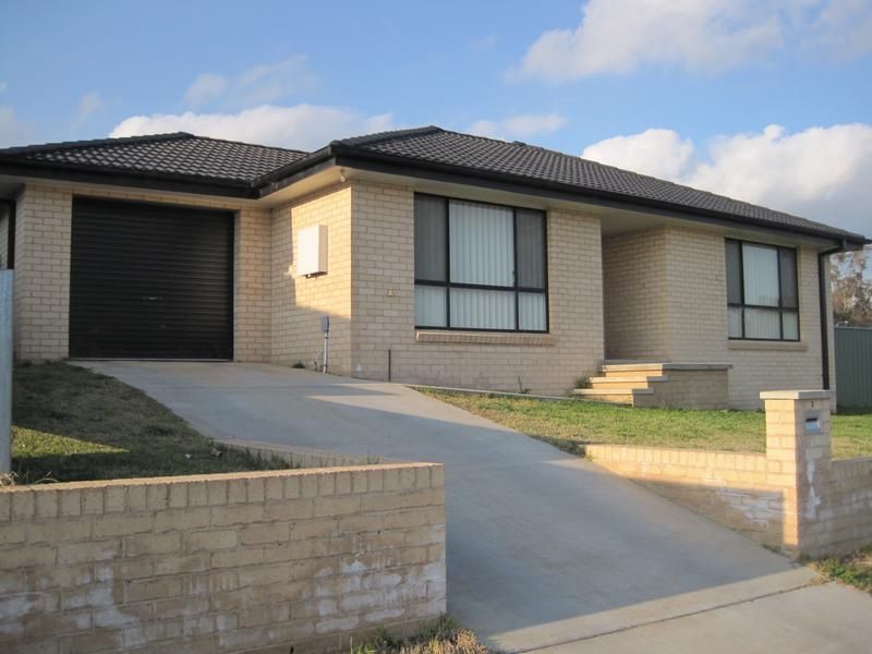 3/1-3 Giugni Place, YOUNG NSW 2594, Image 0