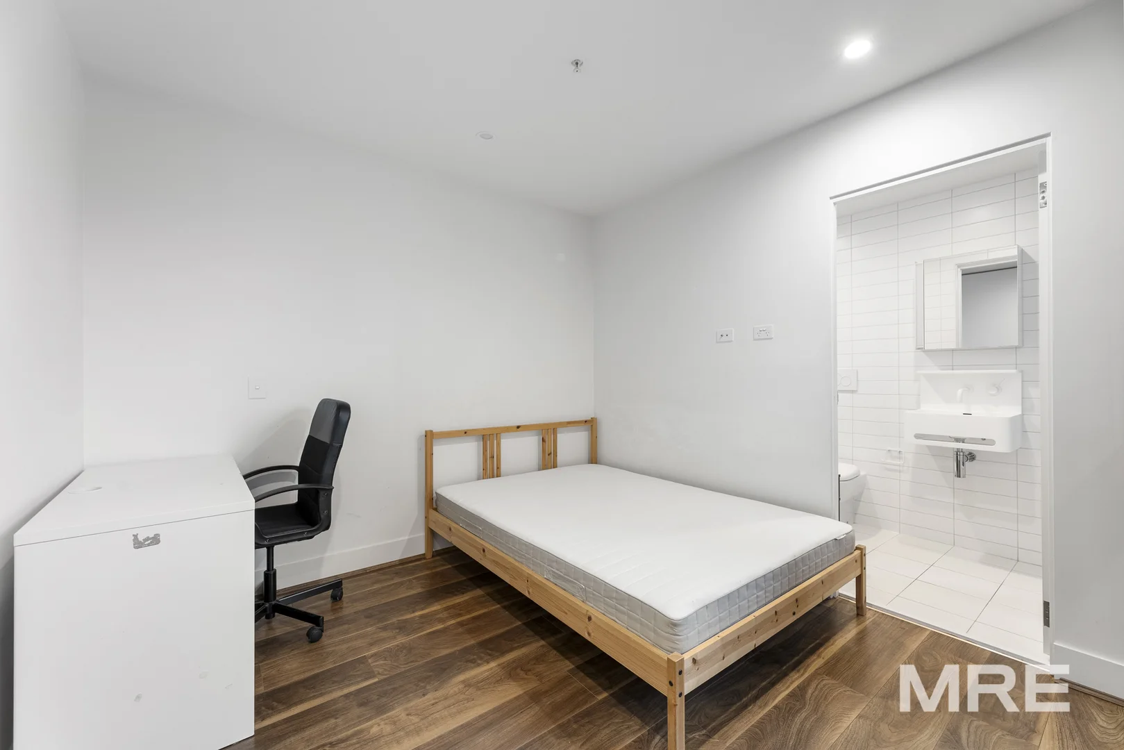 Additional image 7 of 2407/500 Elizabeth Street, Melbourne VIC 3000