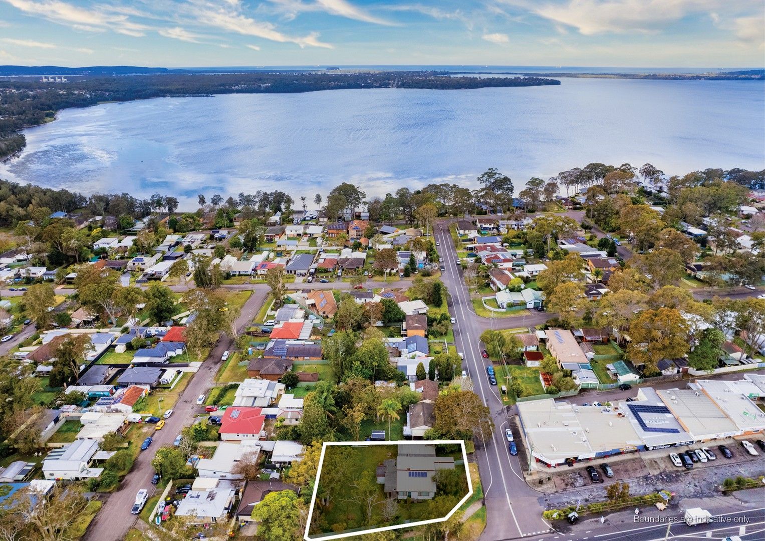 3 bedrooms House in 225-227 Pacific Highway CHARMHAVEN NSW, 2263