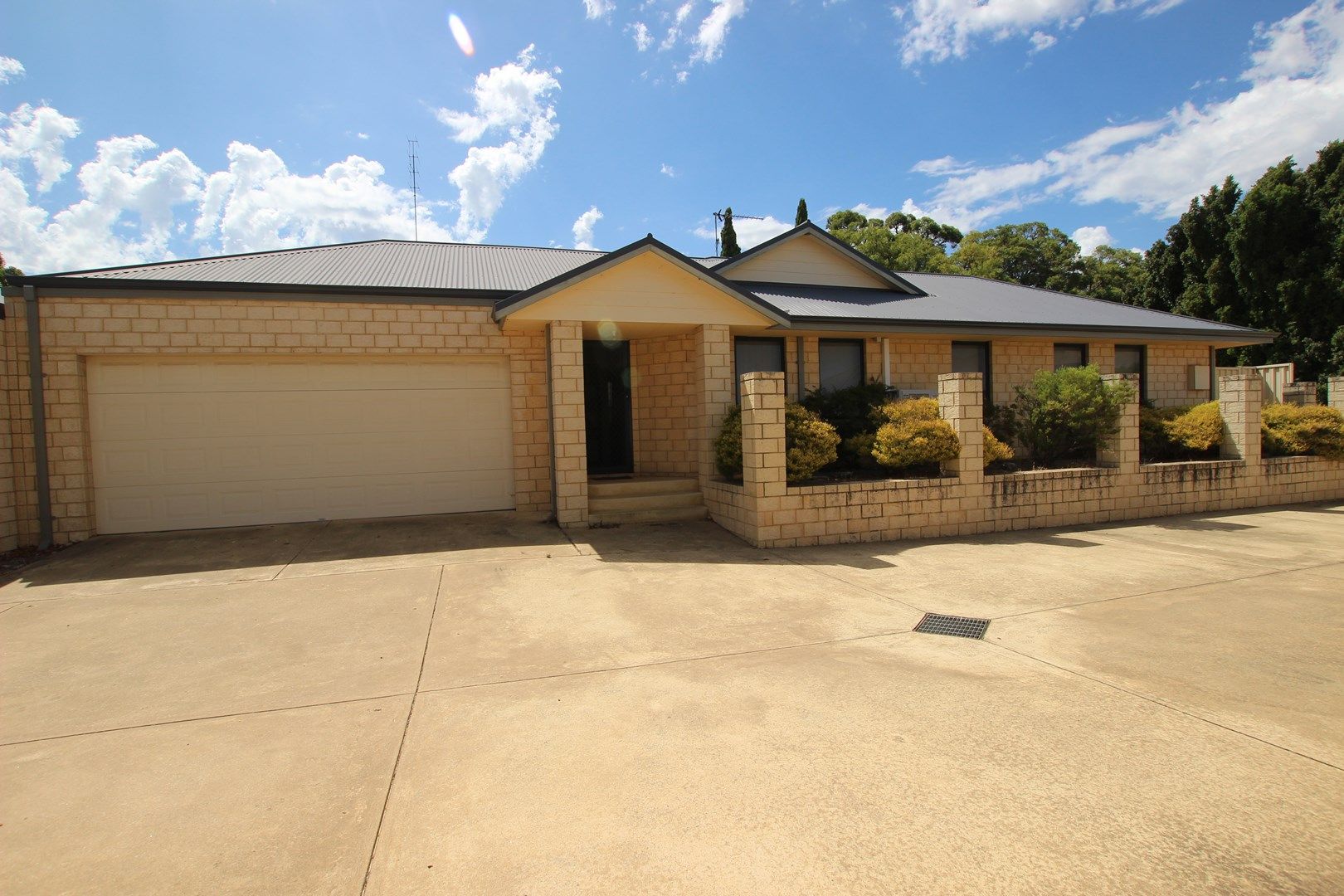 5/9 Kings Pl, Waroona WA 6215, Image 0