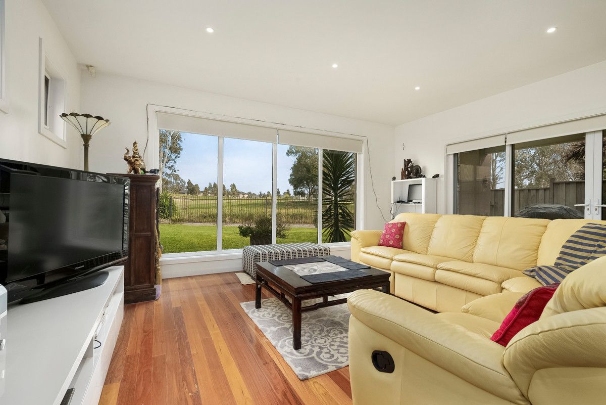 9 Mashie Terrace, Sandhurst VIC 3977, Image 2