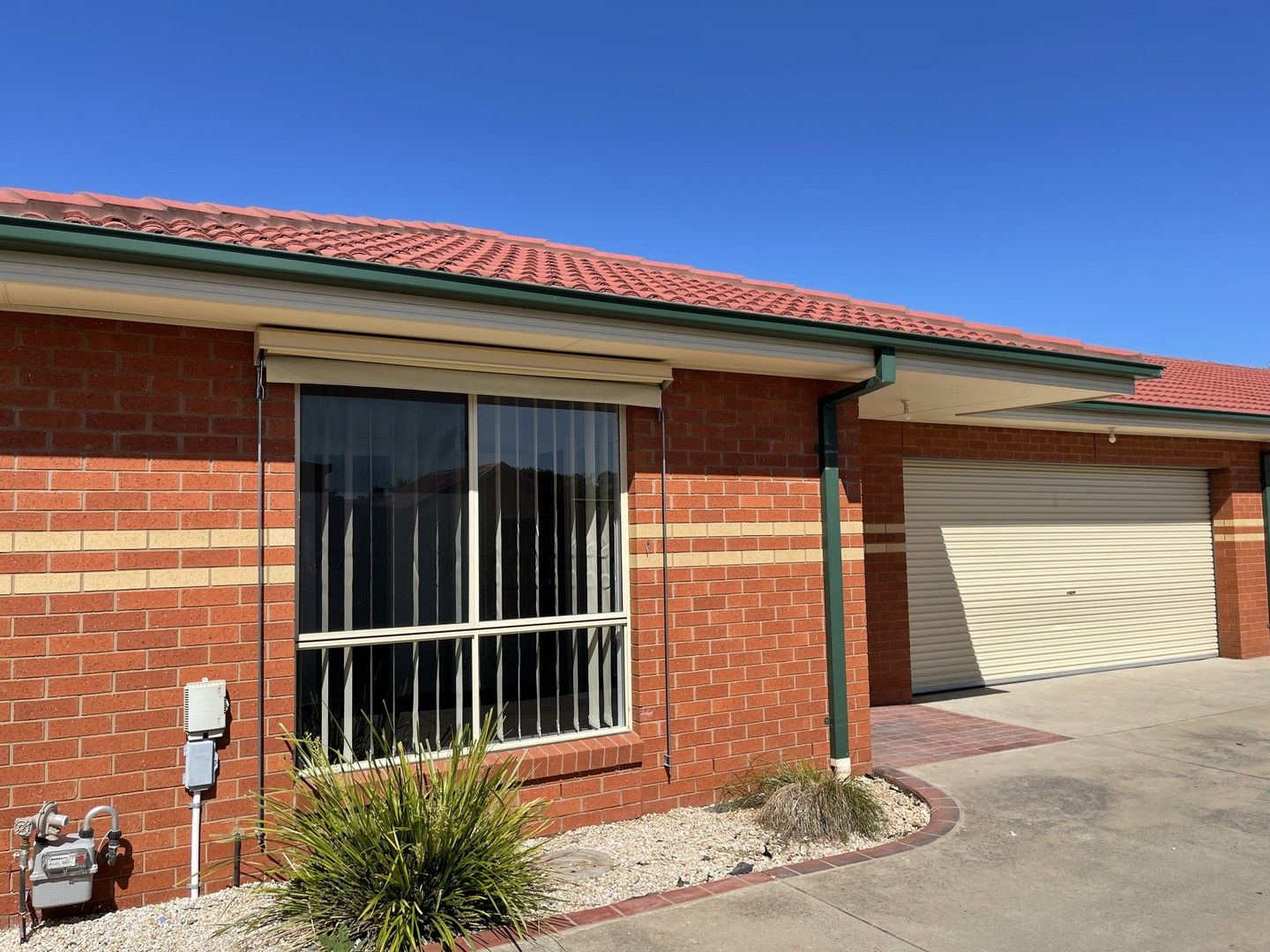 3 bedrooms Apartment / Unit / Flat in 2/28 Sobraon Street SHEPPARTON VIC, 3630