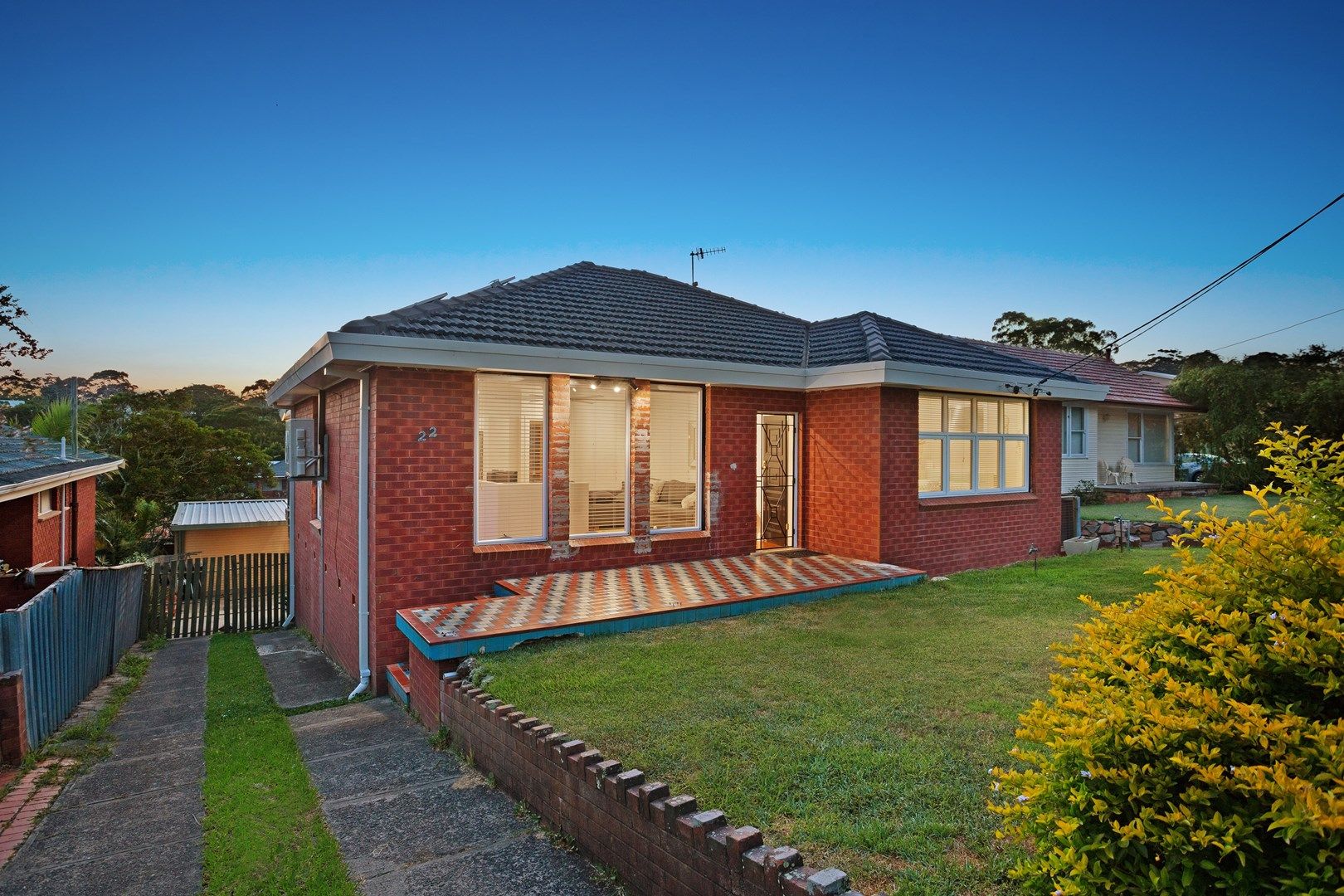 22 Roslyn Avenue, Charlestown NSW 2290, Image 0