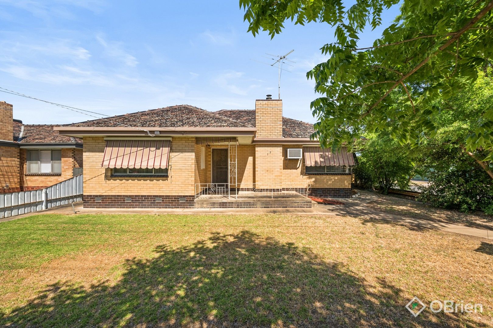 3 bedrooms House in 17 Hinchley Street WANGARATTA VIC, 3677