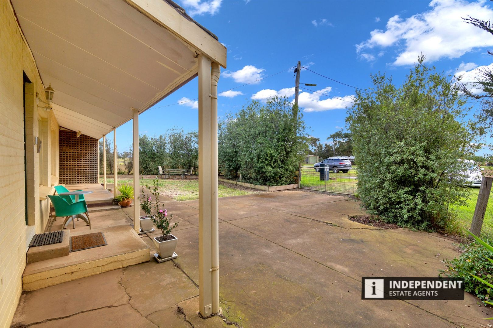 10 Finchley Court, Mount Cottrell VIC 3024, Image 2