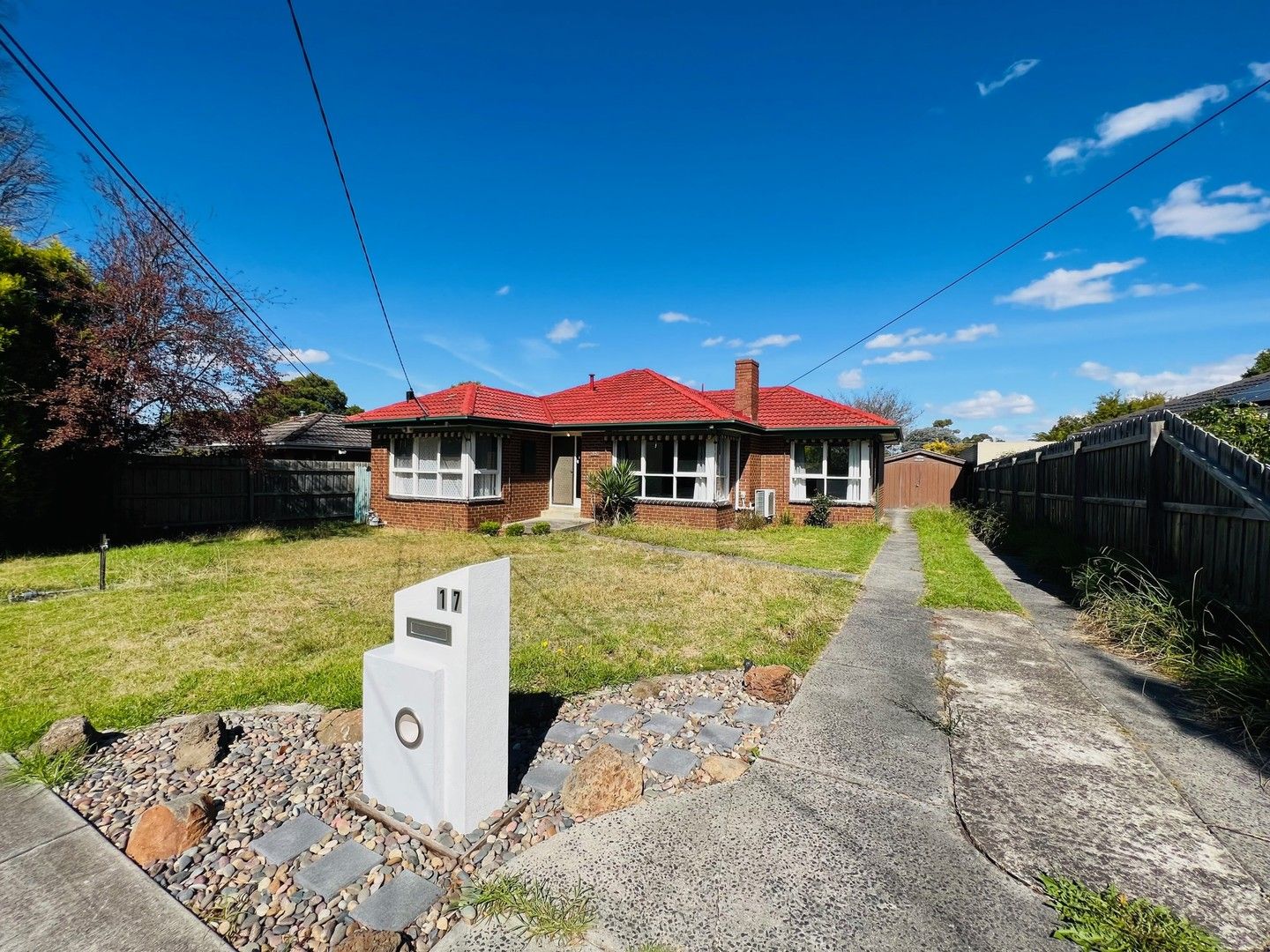 3 bedrooms House in 17 Bamba Court SCORESBY VIC, 3179